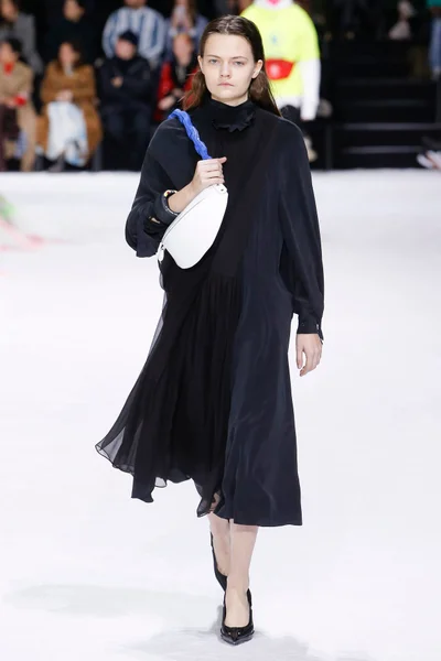 Look 44